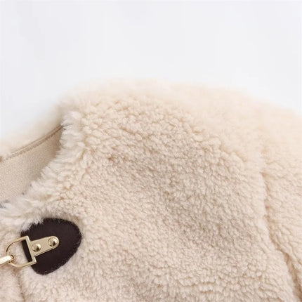 Sherpa-Lyhyt Muistinnilaukeisvarustettu Takki / Naisten - Beige